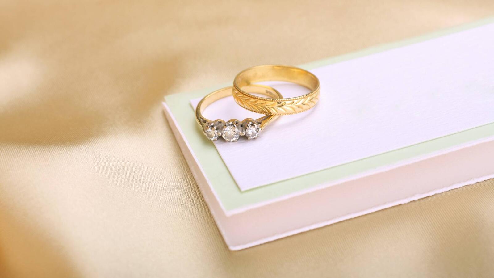 Обои кольца свадьба коробка на рабочий стол