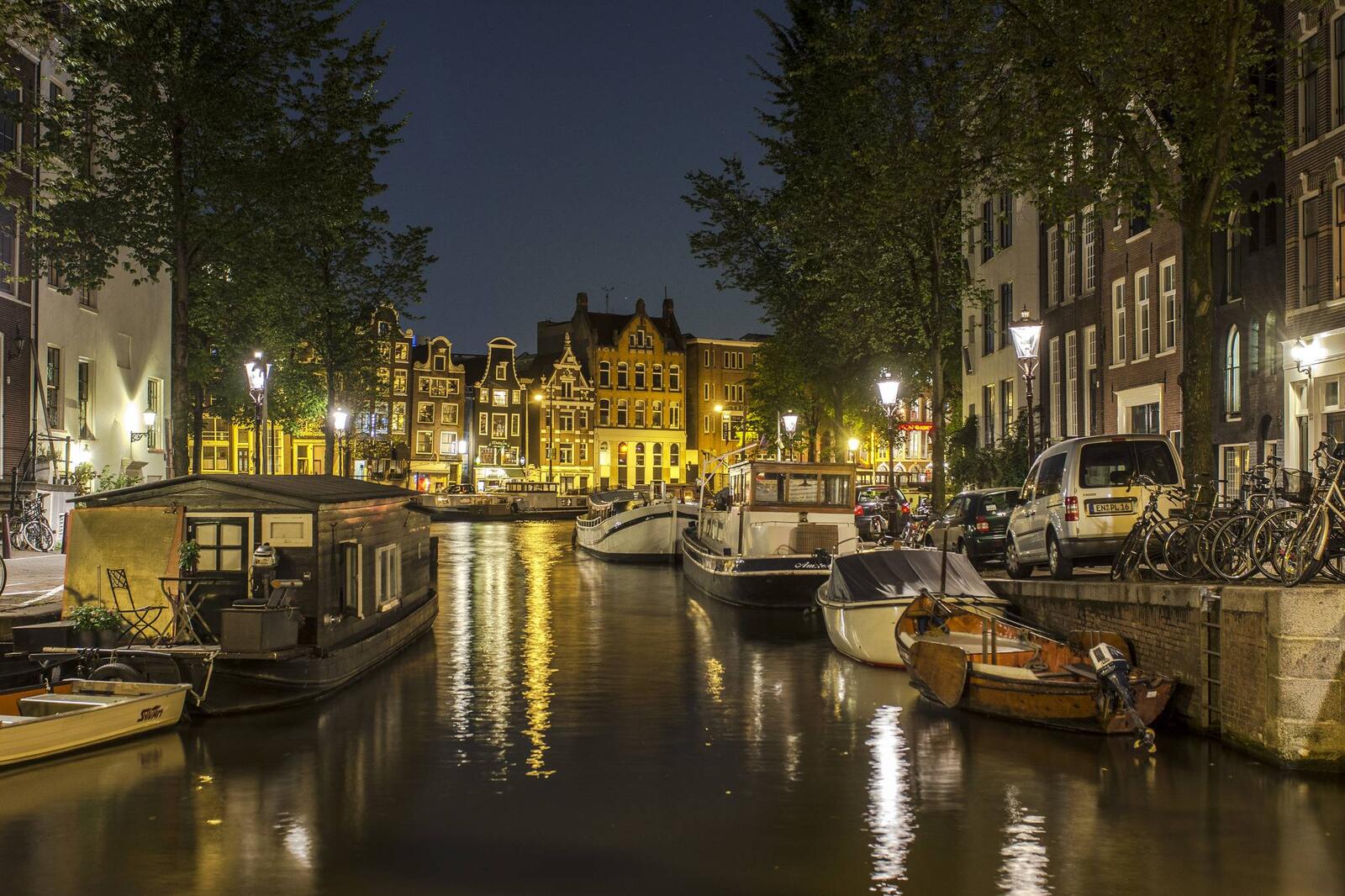 Обои река канал столица и крупнейший город нидерландов на рабочий стол