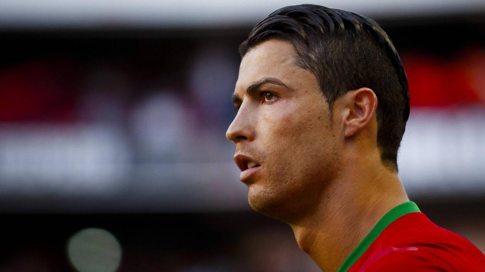 Wallpapers Cristiano Ronaldo footballer hairstyle on the desktop