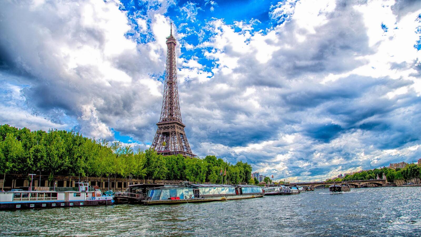 Wallpapers speedboat Eiffel Tower city on the desktop