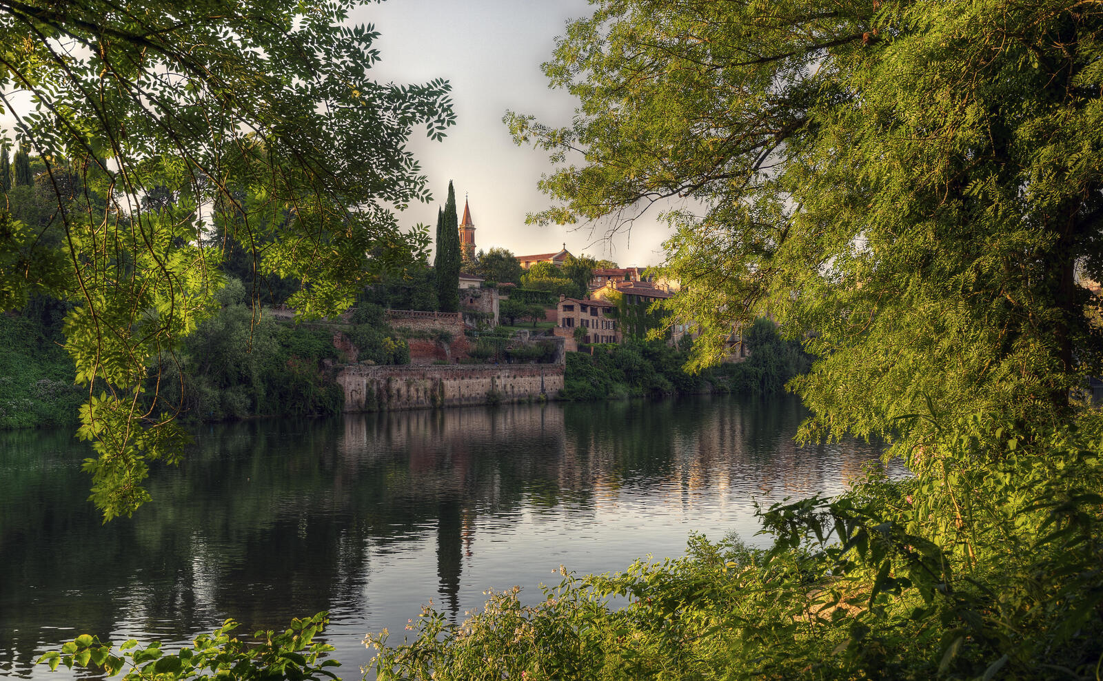 Wallpapers The idyllic banks of the river tarn Albi France on the desktop
