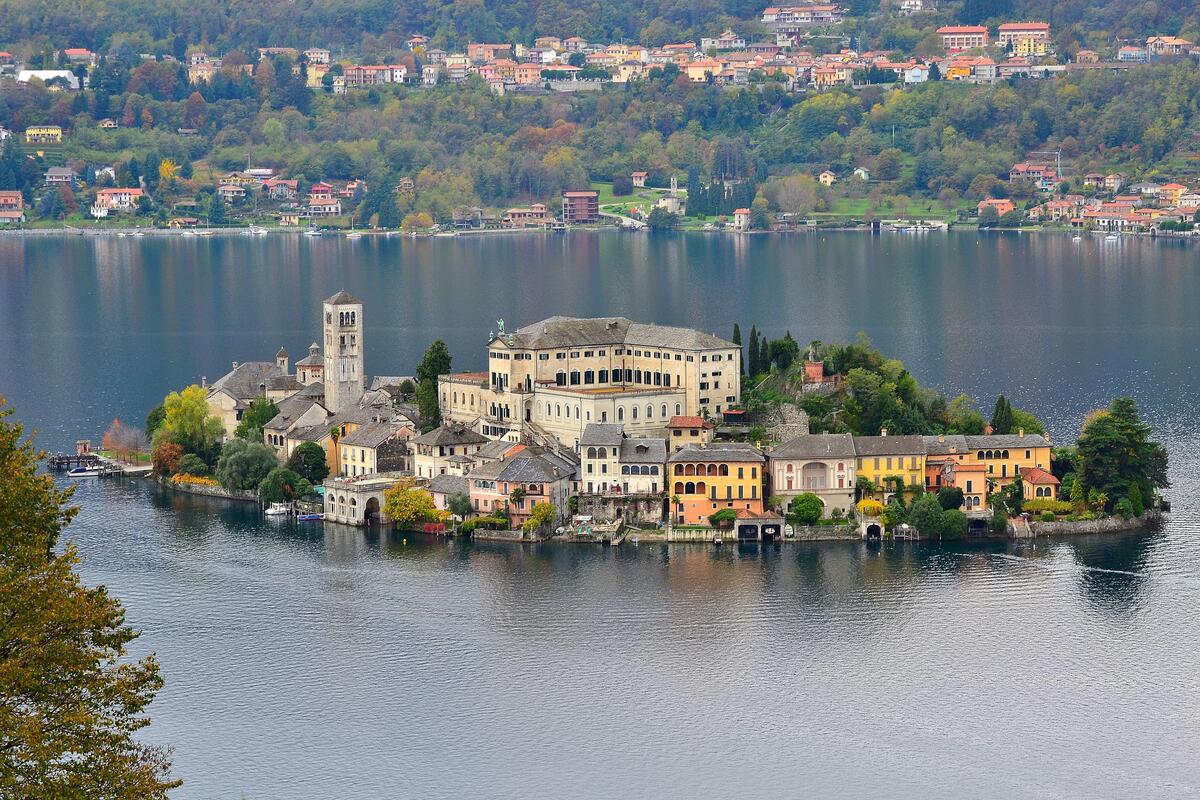 Download italy, lake orta with a photo of the site fonwall