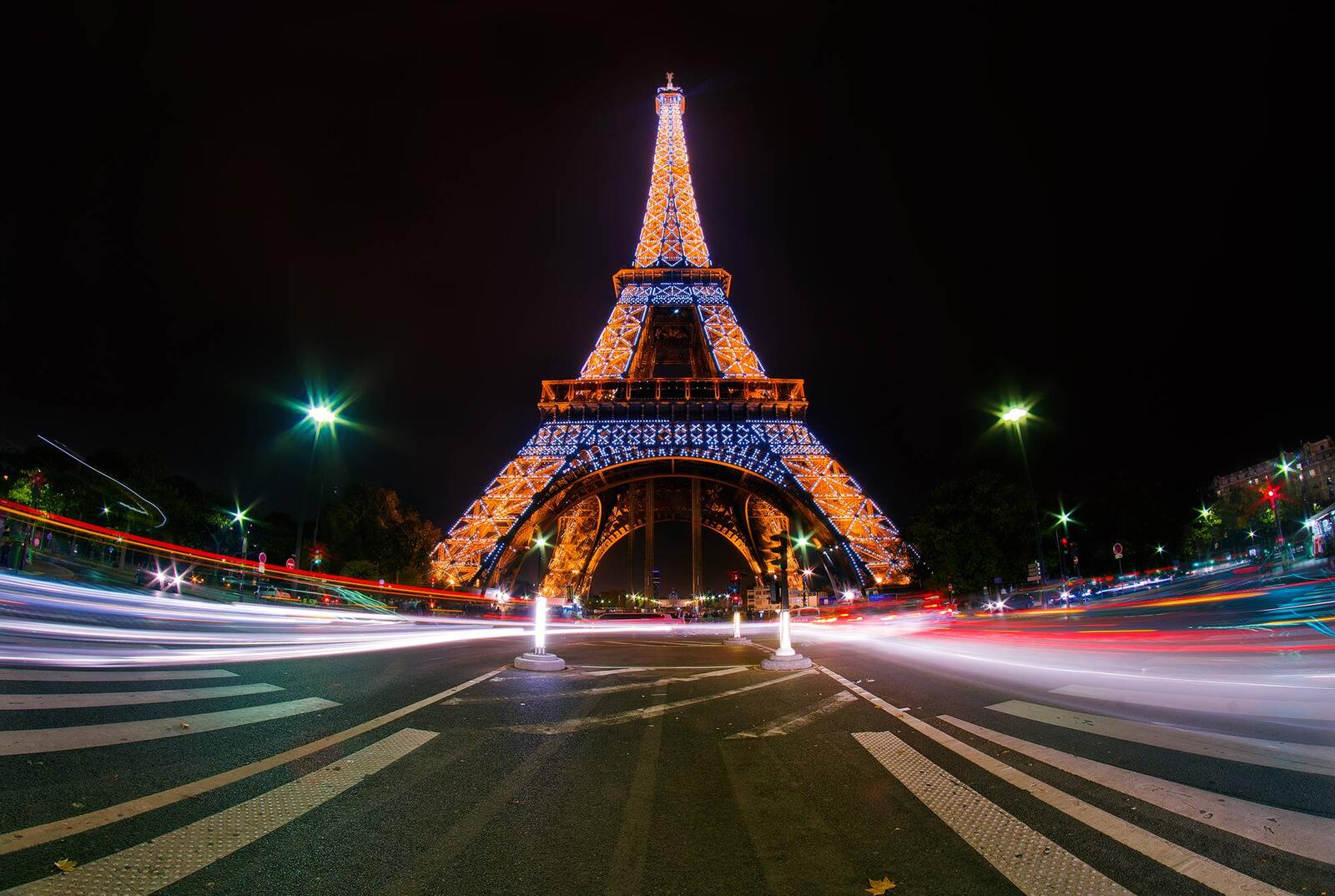 Обои Париж Эйфелева Башня дорога на рабочий стол