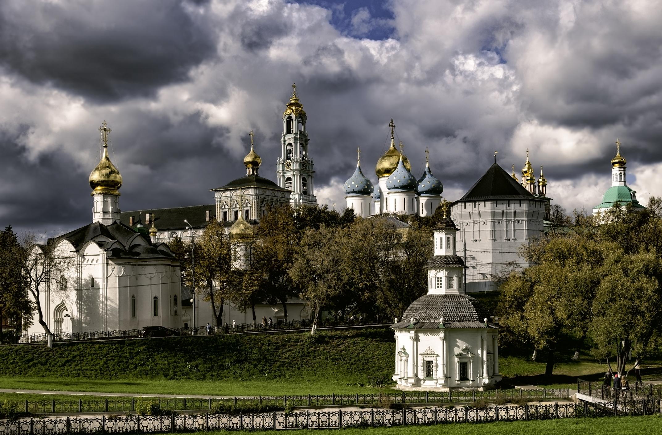 桌面上的壁纸特罗伊茨-谢尔盖瓦修道院 俄罗斯 俄罗斯东正教会最大的男修道院