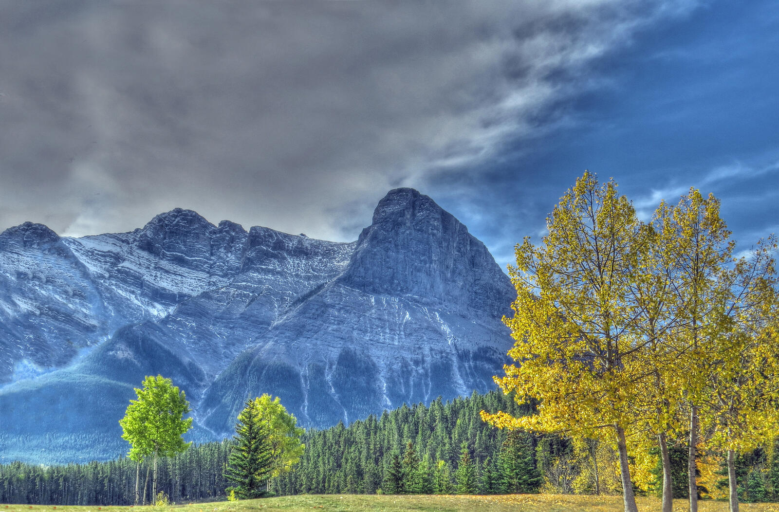 Wallpapers Canmore Alberta mountains on the desktop