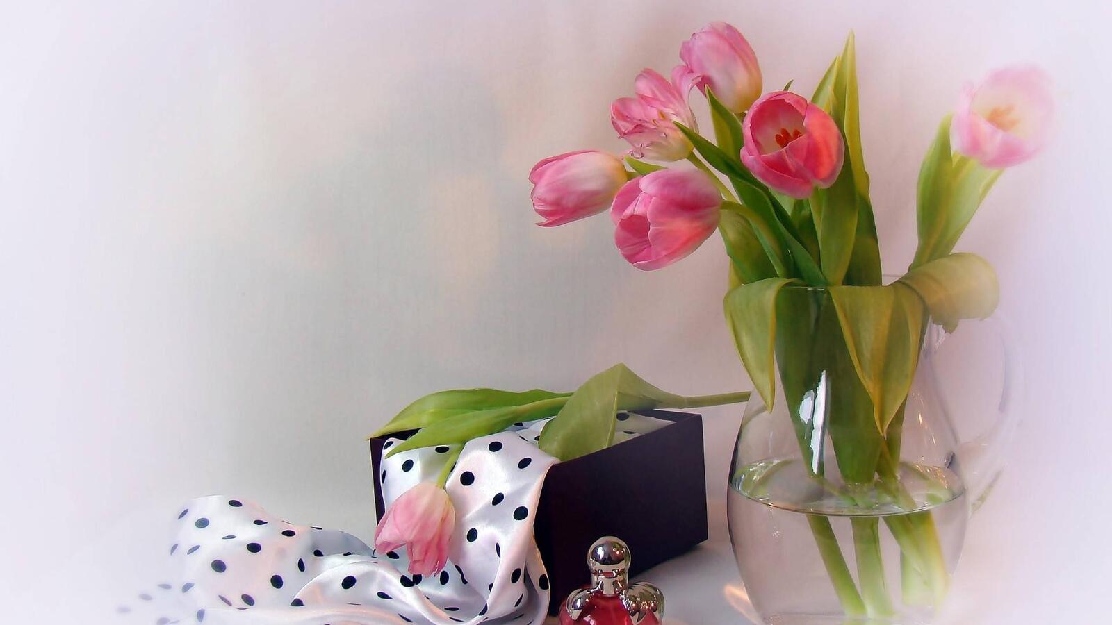 Обои тюльпаны букет ваза на рабочий стол
