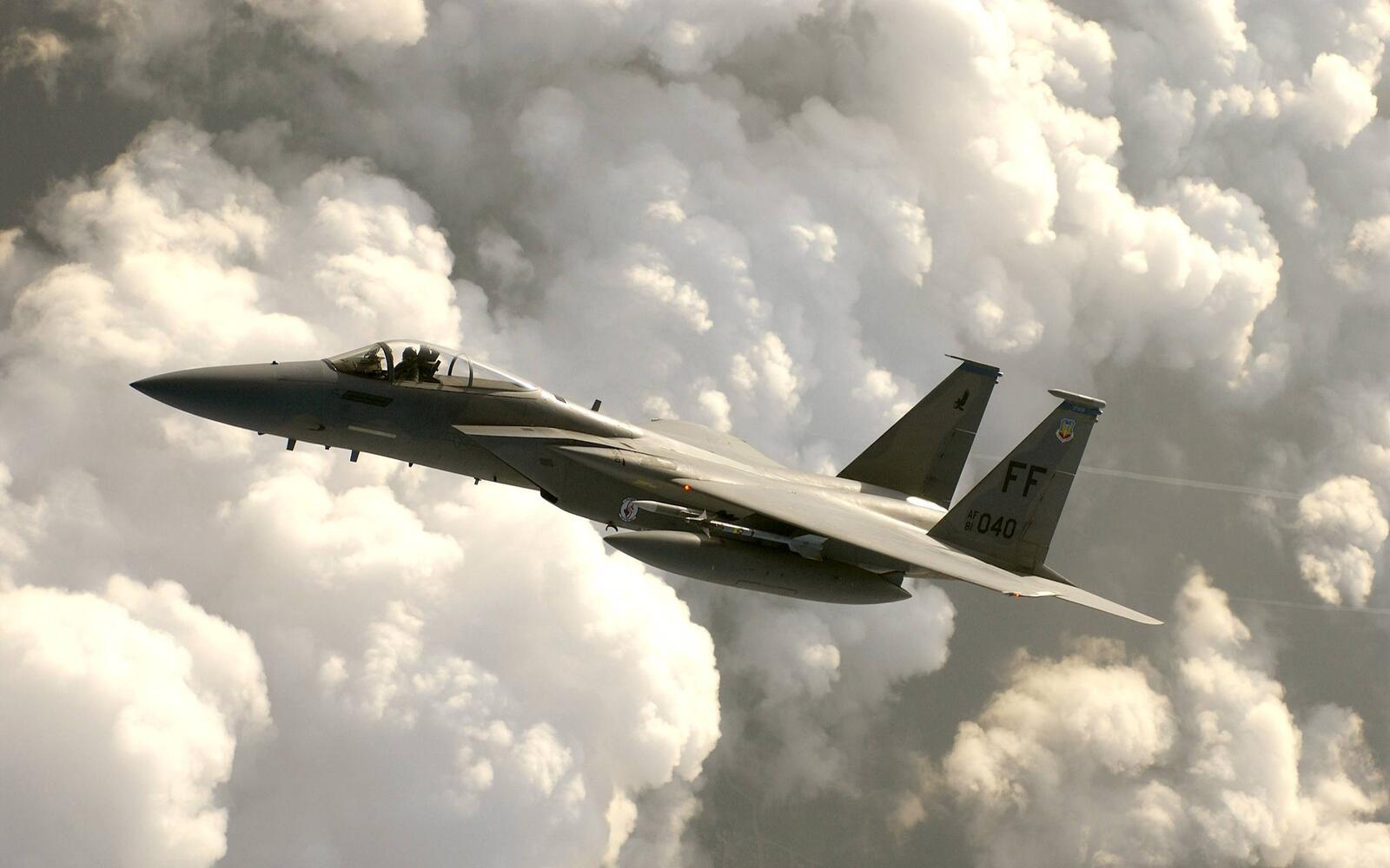桌面上的壁纸战斗机 F-15 雄鹰 航空