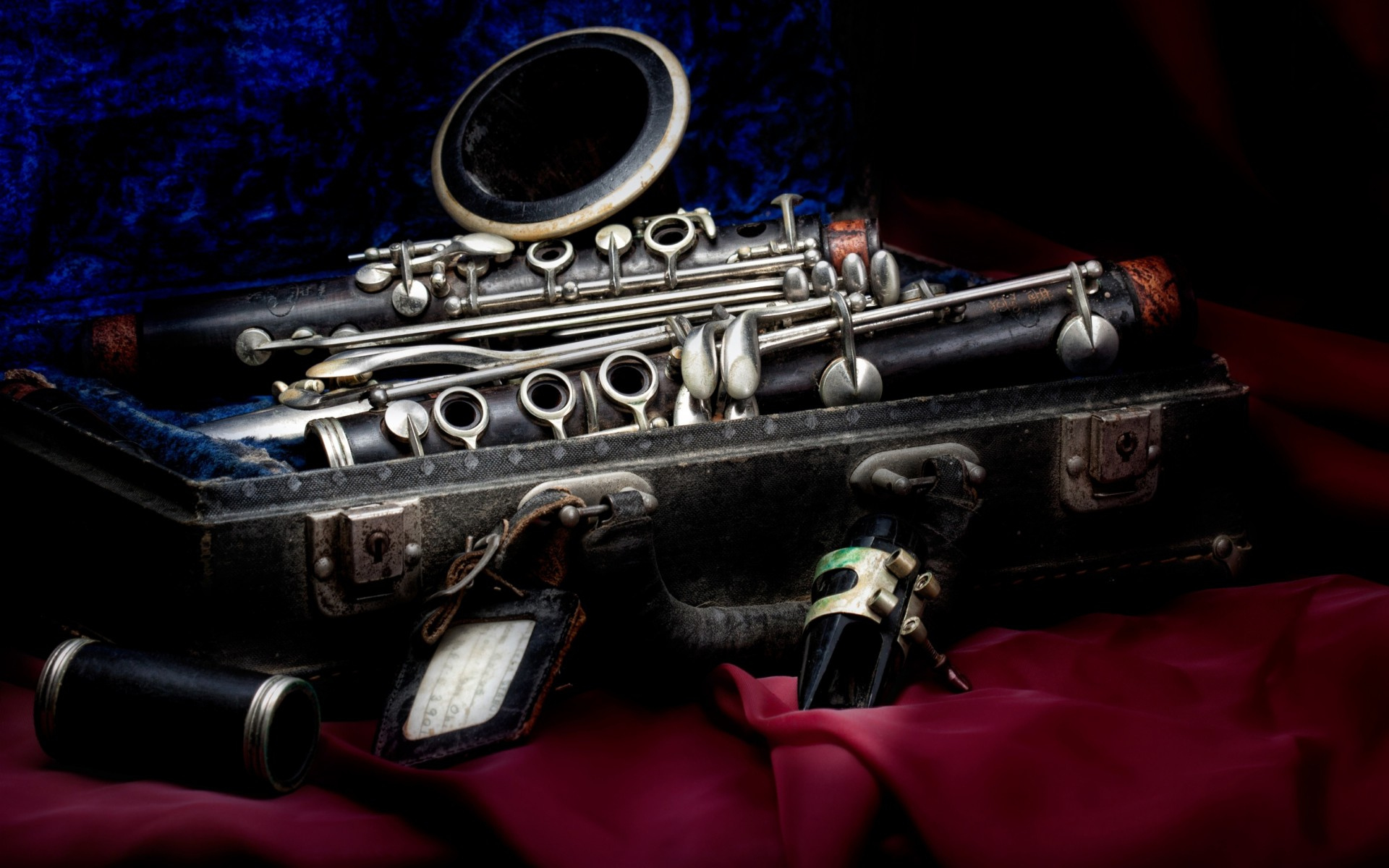 Wallpapers suitcase musical instrument trumpet on the desktop