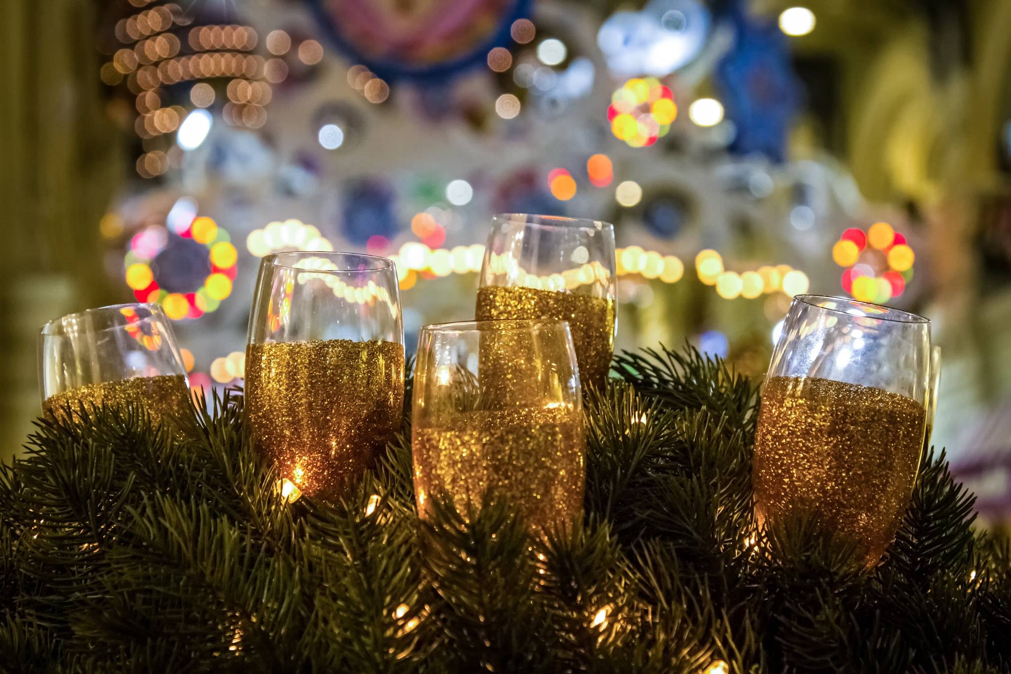 桌面上的壁纸玻璃 香槟酒 圣诞树枝