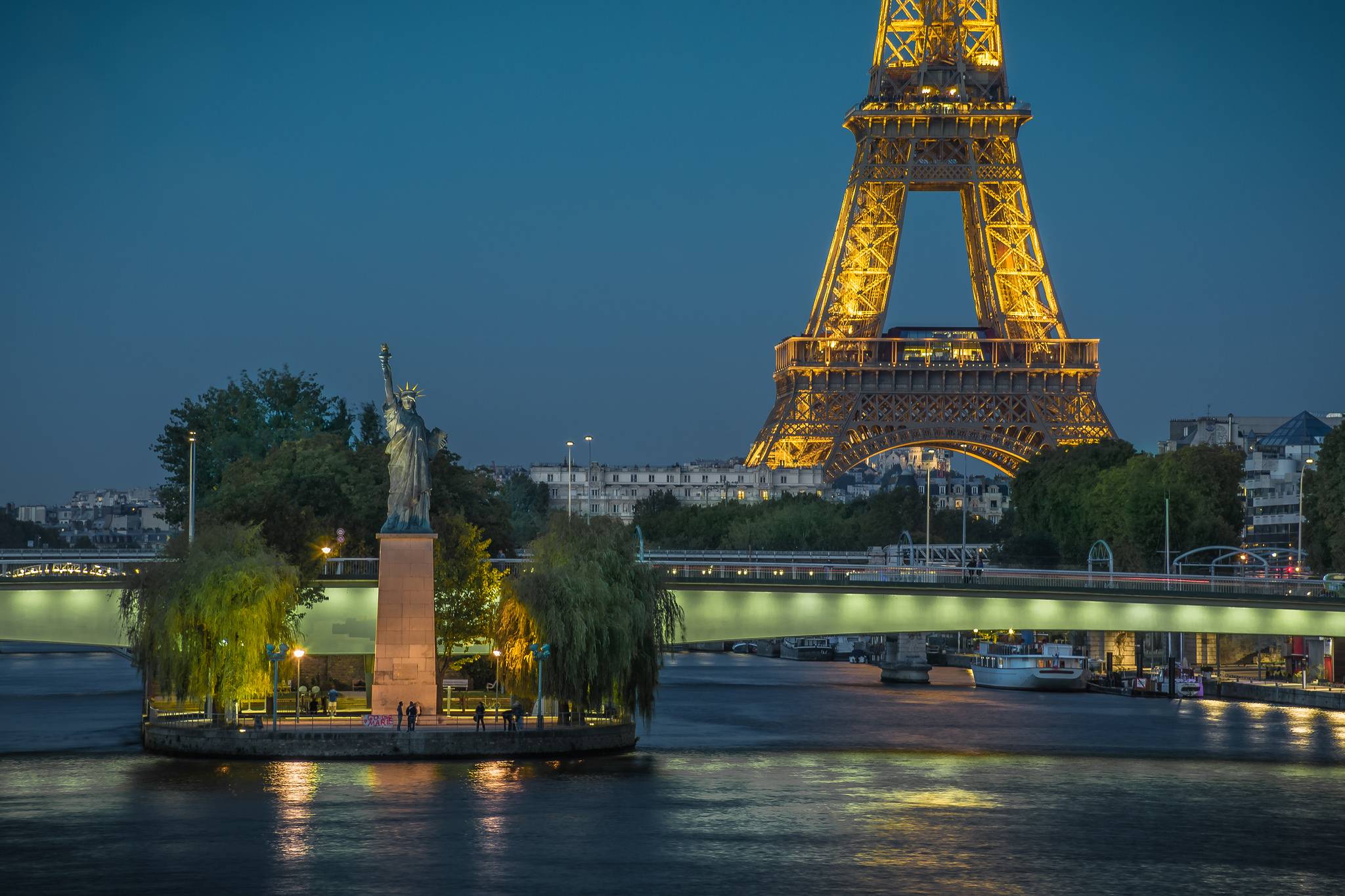Photo bridge city Eiffel Tower - free pictures on Fonwall
