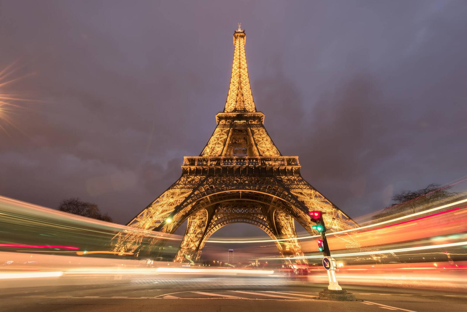 Обои освещение Франция Эйфелева Башня на рабочий стол