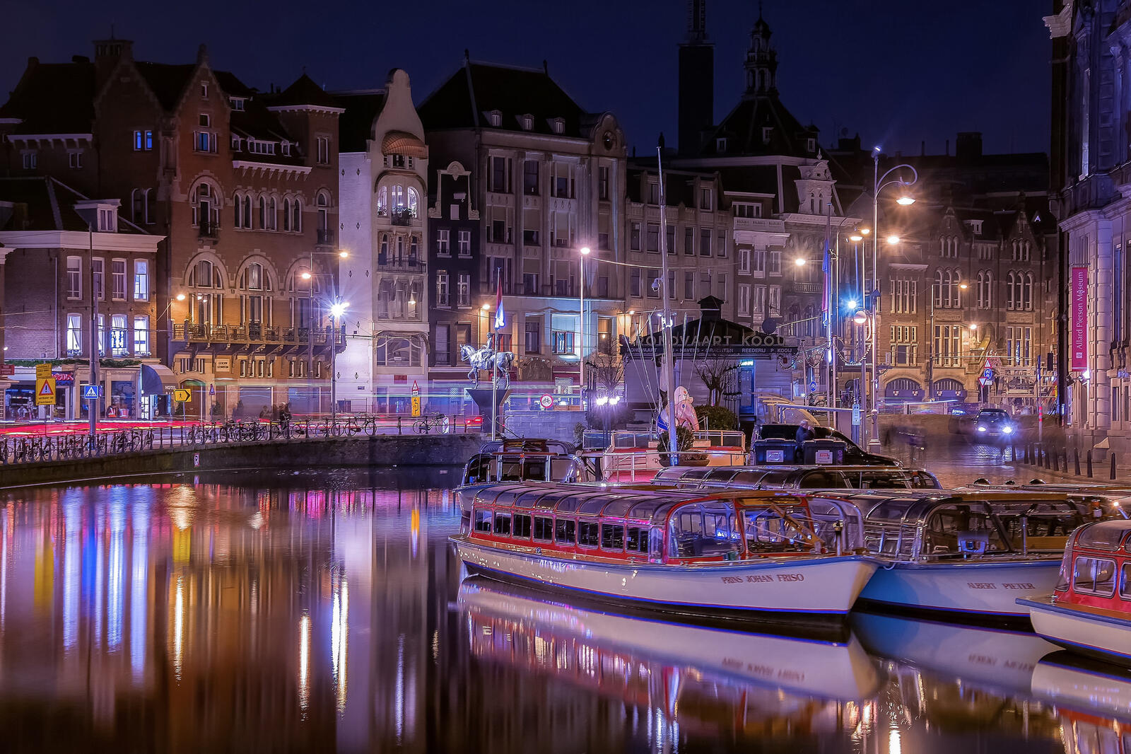 Обои город Амстердам лодка на рабочий стол